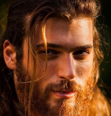 Can Yaman Eta Fidanzata Famiglia Demet Ozdemir News